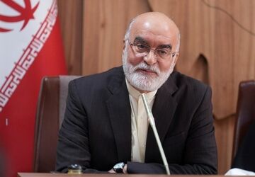 خبرنگاران چشم بینا، گوش شنوا و زبان گویای جامعه هستند