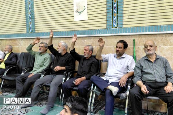 نوجوانان،خادمان جشن ولایت در مسجد جامع صاحب الزمان عج کاووسیه