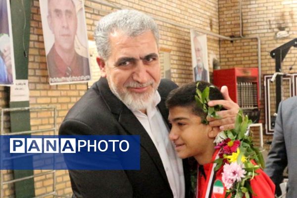 تجلیل از قهرمان مسابقات کشتی غرب آسیا