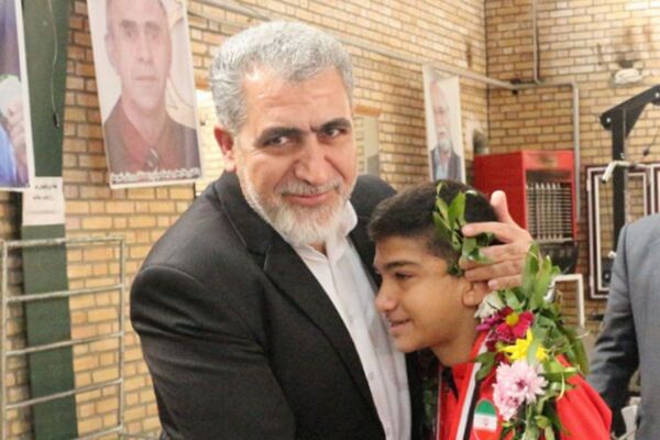 تجلیل از قهرمان مسابقات کشتی غرب آسیا