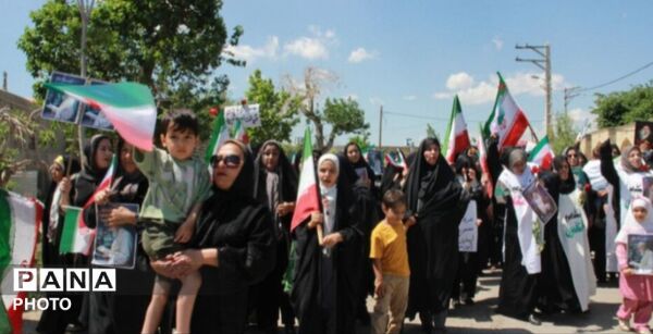 رزمایش بانوان جانفدای ایران در شهر آوه