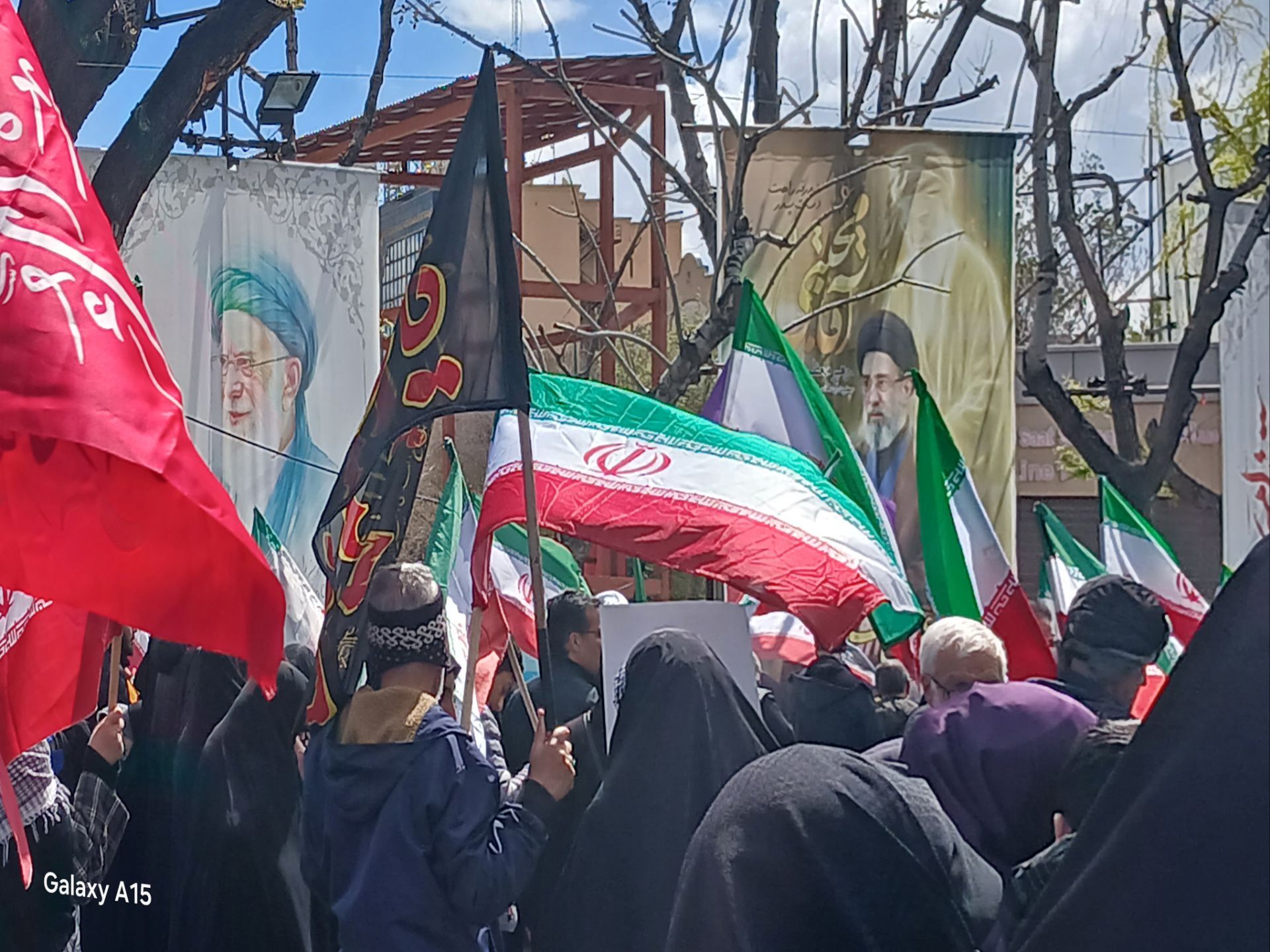 در فراق رهبر شهیدمان به میدان آمدیم 