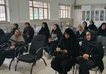 جلسه آموزش خانواده در دبستان چندمعلولیتی کوشا