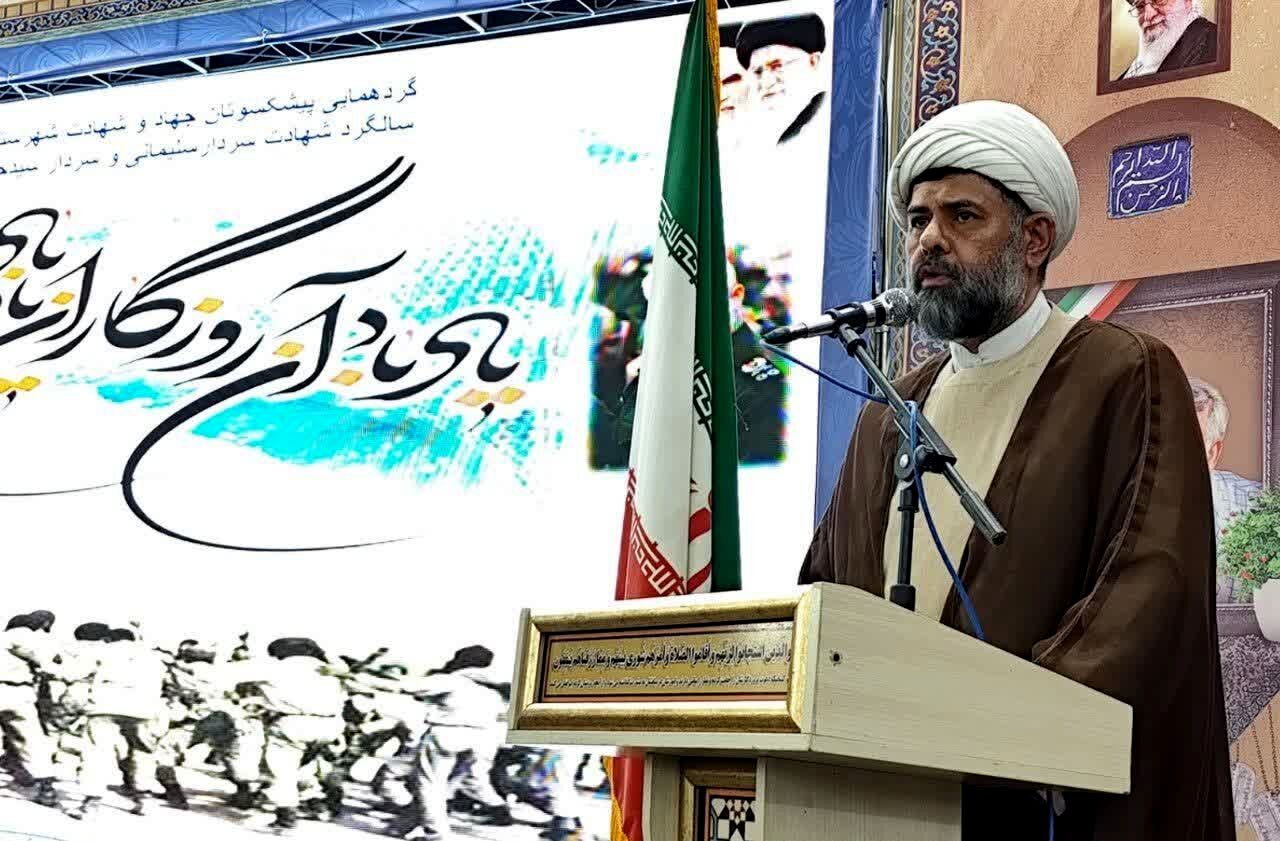 وصیت‌نامه شهدا  انسان را بیدار می‌کند