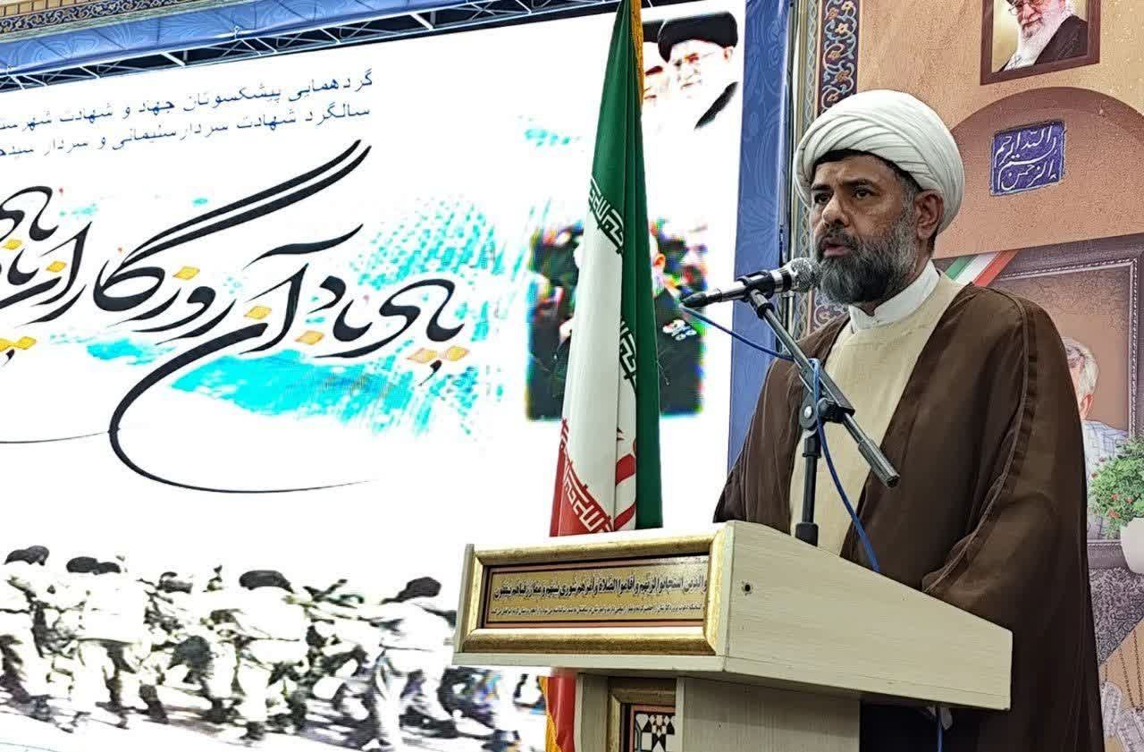 وصیت‌نامه شهدا  انسان را بیدار می‌کند