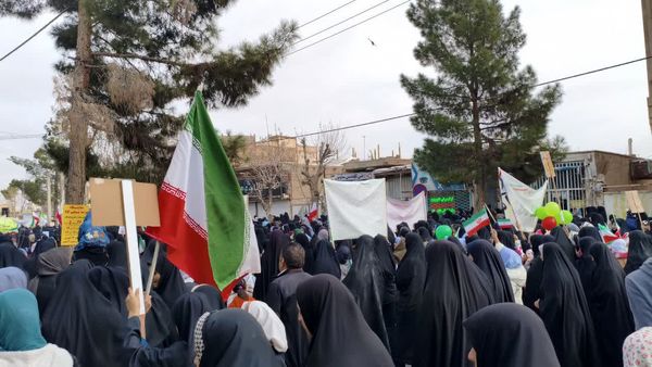  مشقِ اقتدارِ دخترانِ سرخسی در مطلعِ فجرِ ۴۷