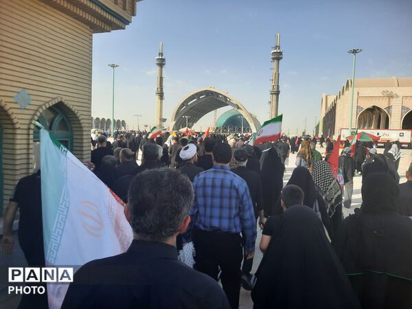 اولین روز وداع با شکوه با رهبر شهید و خانواده بزرگوارشان 
