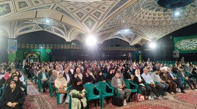 پانزدهمین جلسه سلسله نشست های پای خانواده ایستاده ایم در اصفهان برگزار شد