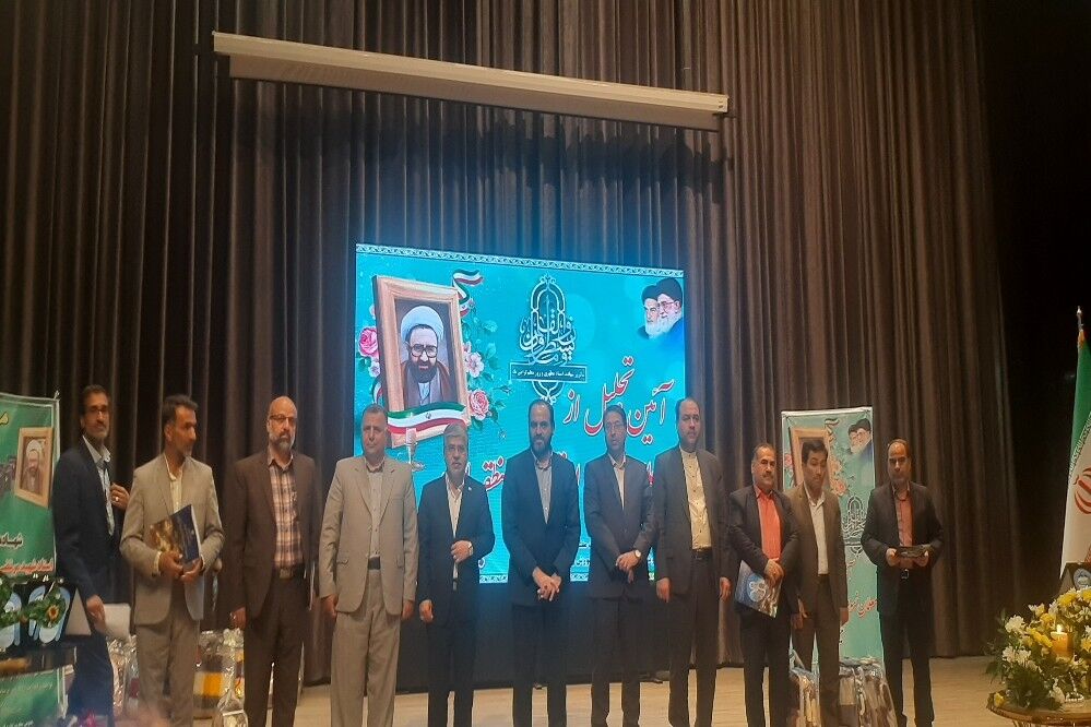 آیین تجلیل از مدیران، معلمان، معاونان نمونه شهرستان نیشابور