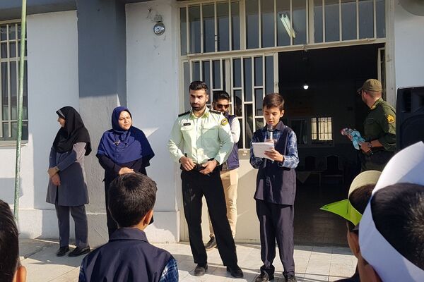 گرامیداشت هفته نیروی انتظامی در مدارس رودهن 