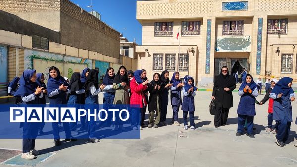 مسابقات استعداد یابی دارت در دبستان دخترانه آزادی شیروان