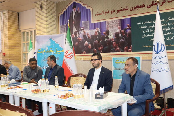  میز خدمت اداره‌کل آموزش و پرورش استان بوشهر به‌مناسبت هفته دولت در مصلی نماز جمعه بوشهر