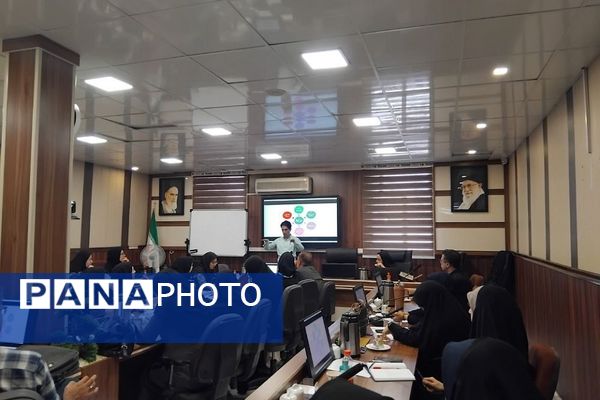 برگزاری جلسه آموزشی سرگروه های آموزشی قطب شهرری به میزبانی ناحیه یک شهرری