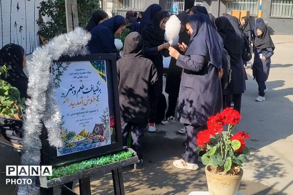 حضور دانش آموزان مدارس حاتم، مجتهده امین و محمد علی تحصیلی در جشن ولادت حضرت زینب (س)