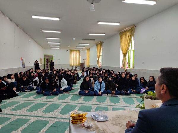 برگزاری جلسه آموزشی پیشگیری از آسیب‌های اجتماعی