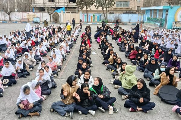 کودکان غرفه‌داران جشن میلاد موعود