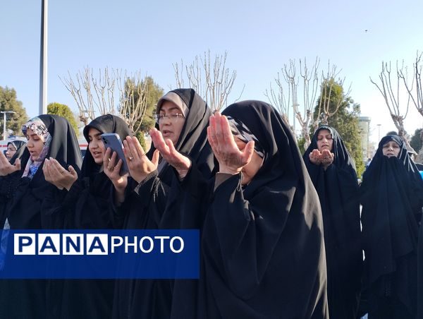 اقامه نماز عید فطر در حرم مطهر رضوی