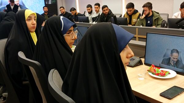 دیدار دانشجویان دانشگاه آزاد با نماینده مجلس شورای اسلامی در کرج 
