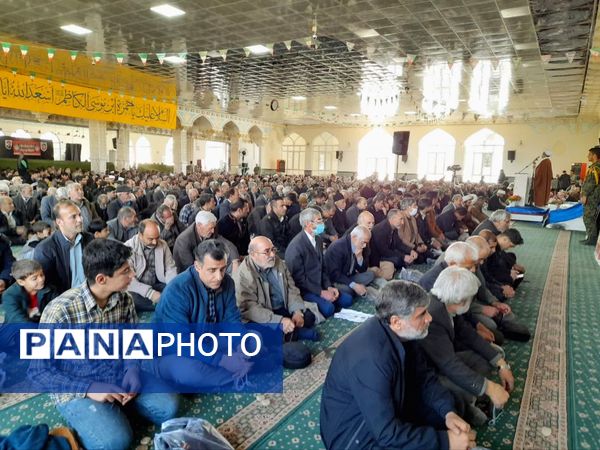 نماز جمعه در کاشمر 