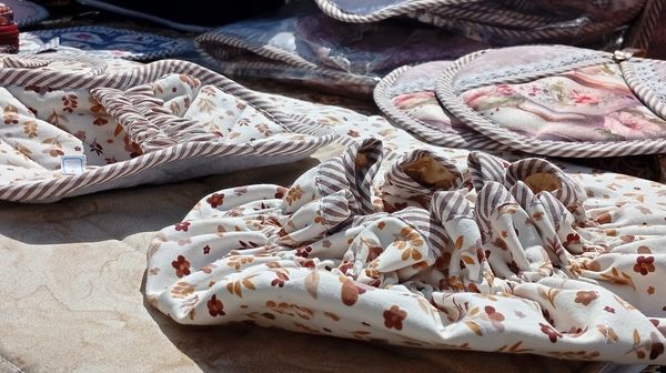 برپایی نمایشگاه هنرهای دستی در آستانه مقدس حلیمه و حکیمه خاتون شهرکرد
