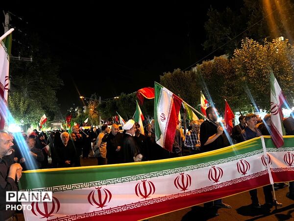 حضور باشکوه مردم کرج در صد وبیست و سومین  شب از تجمعات مردمی