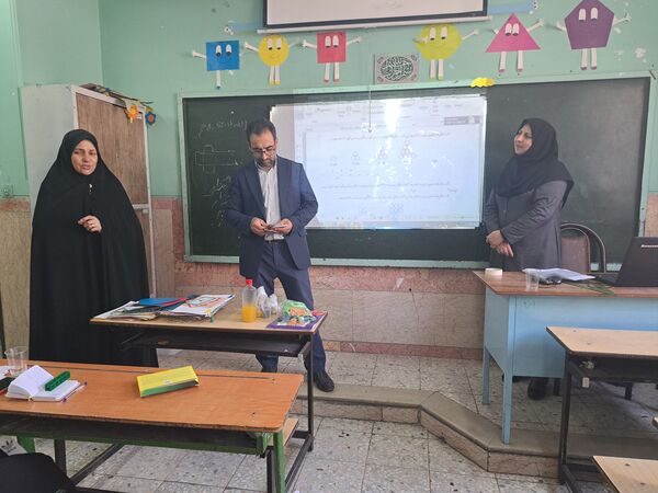 توانمندسازی نومعلمان ملارد در راستای طرح شهید همت در دبستان حضرت صدیقه(س)