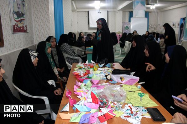 پاتوق دختران نوجوان مبارز در سملقان 