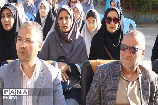 جشن عاطفه‌ها؛ تمرین مهربانی در مدارس اسفراین