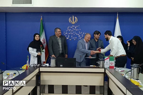 تجلیل از مدافعان سلامت در آموزش و پرورش شهریار