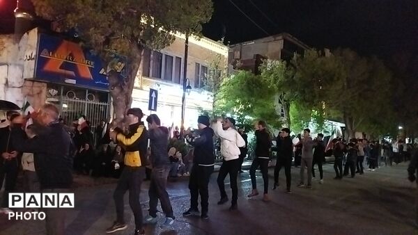 دسته عزاداری روستای اردمه در مراسم چهلم رهبر شهید و شهدای میناب در حسینیه امام 