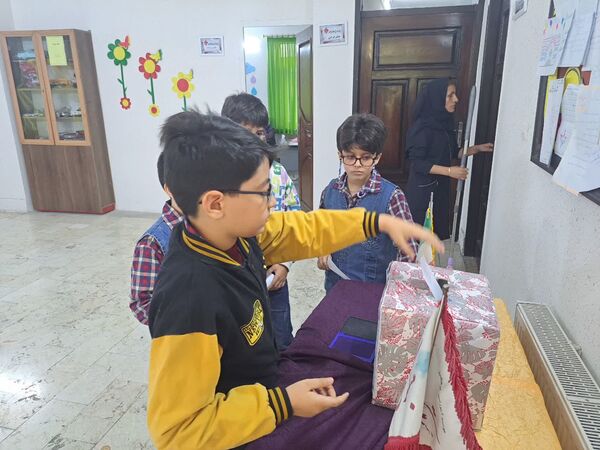 انتخابات شورای دانش‌آموزی در دبستان مبتکران ناحیه ۷