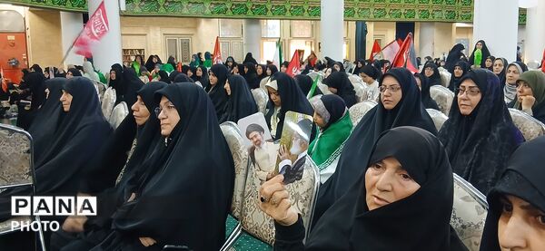 آیین بزرگداشت رهبر شهید انقلاب اسلامی در مصلای خاتم‌الانبیا(ص) زنجان 