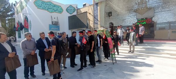 بدرقه دانش‌آموزان اعزامی به پیاده‌روی اربعین 