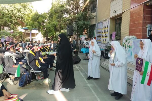 شوق مهر در دبیرستان دخترانه شهیدجوادجلالی ناحیه 3 شیراز