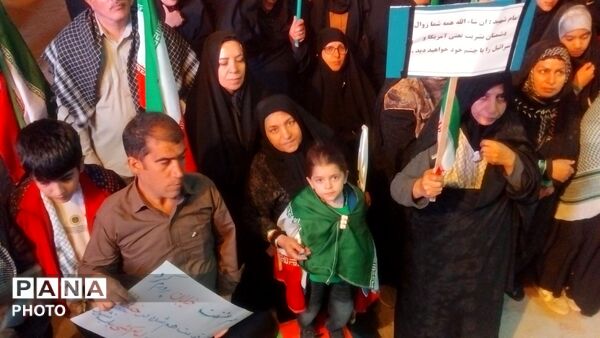 خروش مردم نورآباد در اجتماع «بیعت با رهبری» تجدید میثاق با آرمان‌های نظام