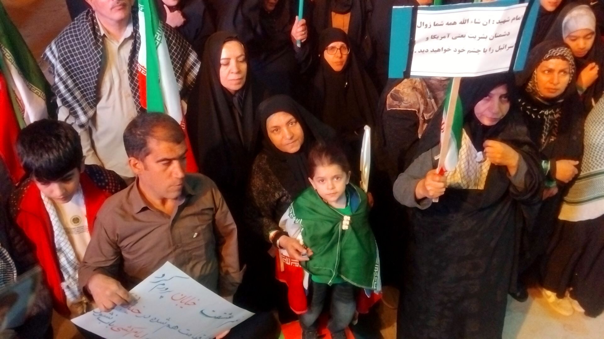 خروش مردم نورآباد در اجتماع «بیعت با رهبری» تجدید میثاق با آرمان‌های نظام