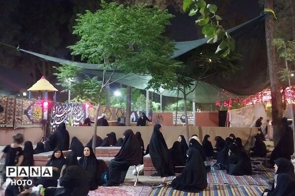 گردهمایی شبانه در محله ۱۳ آبان شهرری 