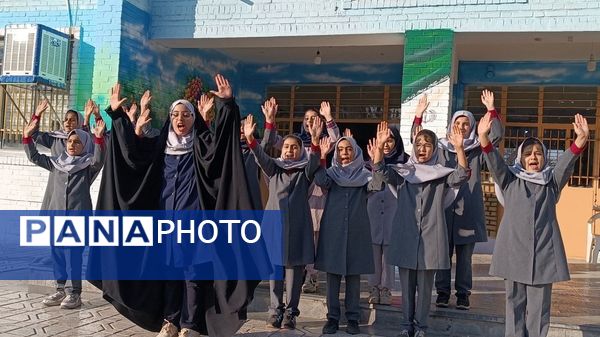 جشنواره فرهنگی هنری ماها در دبستان پنجم مهر