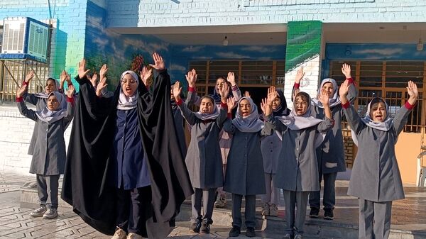 جشنواره فرهنگی هنری ماها در دبستان پنجم مهر
