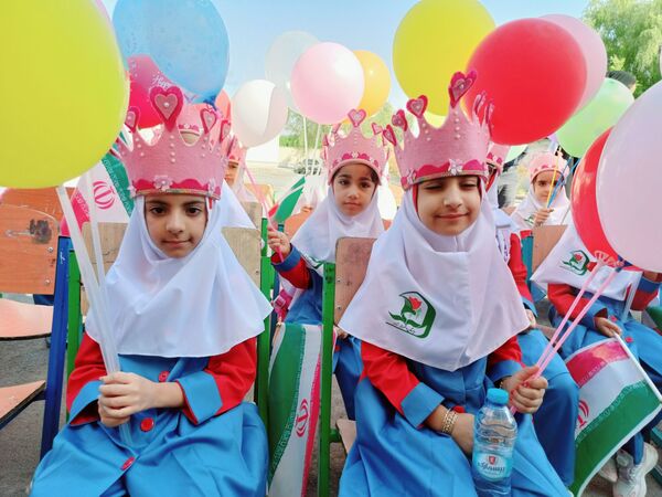 جشن شکوفه‌ها در شهرستان قلعه‌گنج 