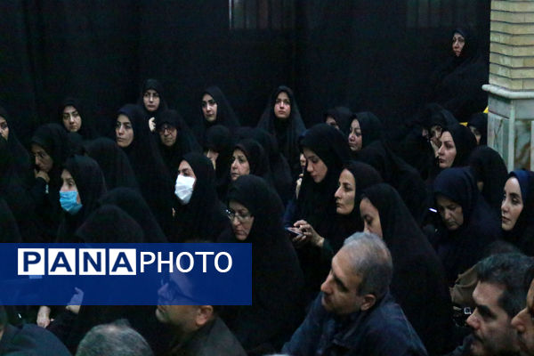 نمایش قدرشناسی فرهنگیان گیلان در مراسم سوگواری شهدای خدمت در مسجد قدس رشت