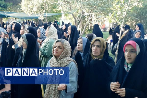  مراسم ختم دعای عرفه کنار مزار شهدای گمنام نسیم شهر 