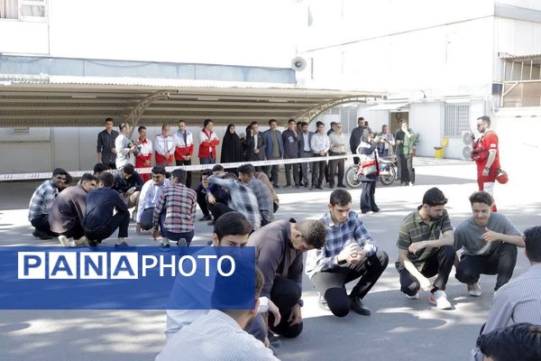 مانور تخلیه، امداد و نجات مصدوم اضطراری در دانشگاه فرهنگیان استان گلستان