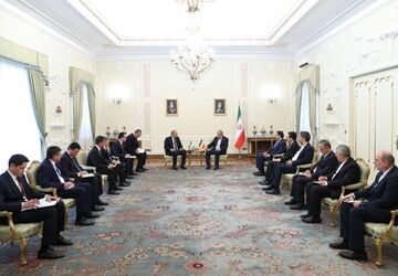 پزشکیان:با تعمیق مناسبات ایران و ازبکستان، می‌توان ثبات بیشتر را برای منطقه به ارمغان آورد