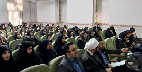 اختتامیه نمایشگاه مدرسه انقلاب اتحادیه انجمن‌های اسلامی شهرستان دلفان 