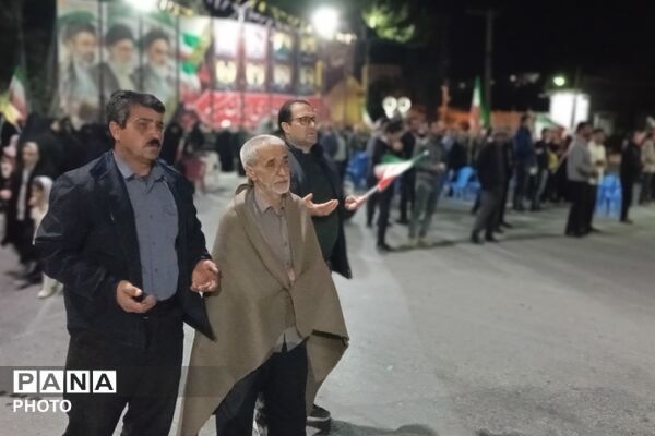مردم بن میدان حماسه را خالی نمی‌کنند 
