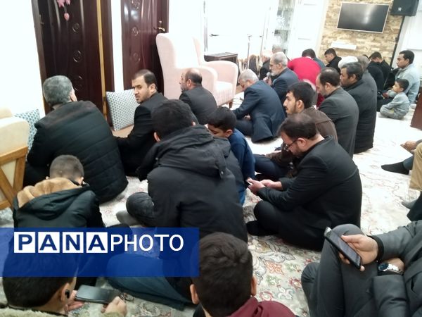 جلسه هفتگی هیات جوانان انصار الحسین هم زمان با عزاداری ایام فاطمیه در شهرستان خلیل‌آباد 