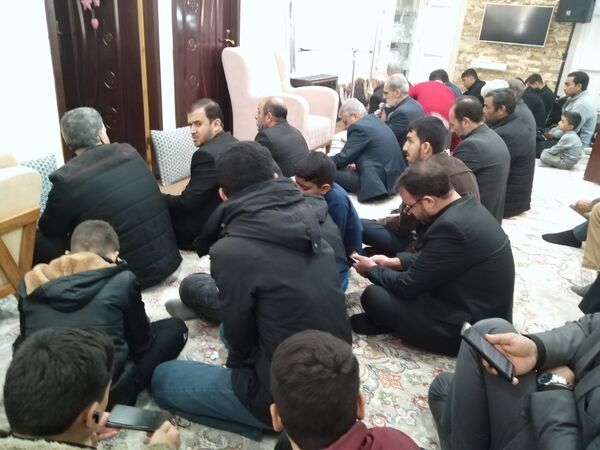 جلسه هفتگی هیات جوانان انصار الحسین هم زمان با عزاداری ایام فاطمیه در شهرستان خلیل‌آباد 