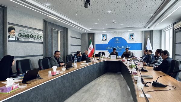 تقدیر از عوامل اجرایی جشنواره ملی طراحی و دوخت لباس دانش‌آموزی با حضور انجمن اولیا‌ و مربیان استان مرکزی