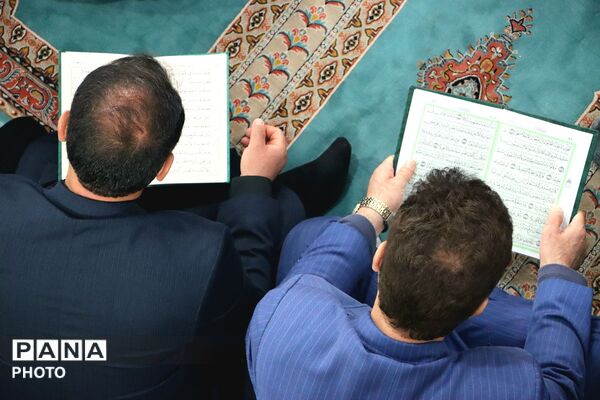 چهلمین روز شهادت دانش آموزان دبستان میناب و رهبر قائد امت 